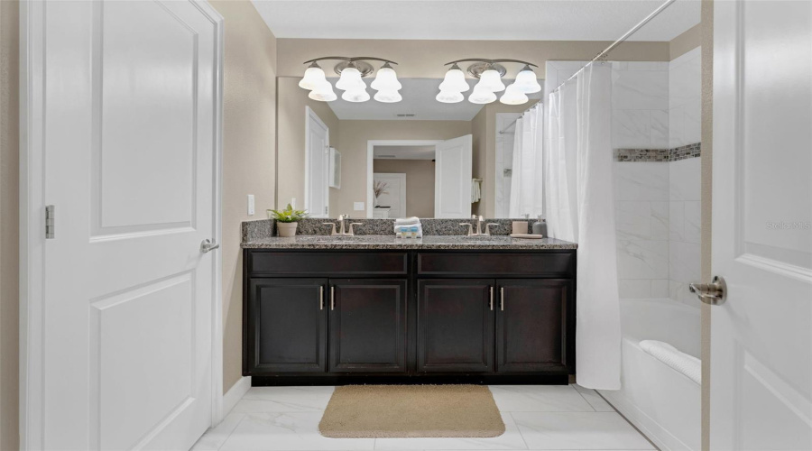 KISSIMMEE, Florida 34746, 4 Bedrooms Bedrooms, ,3 BathroomsBathrooms,Residential,For Sale,BRIER ROSE,0,MFRS5132665