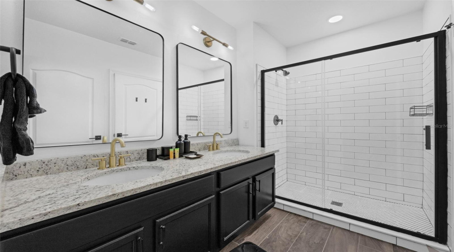 DAVENPORT, Florida 33837, 5 Bedrooms Bedrooms, ,4 BathroomsBathrooms,Residential,For Sale,OAKBOURNE,0,MFRS5132675
