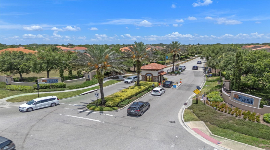 DAVENPORT, Florida 33837, 5 Bedrooms Bedrooms, ,4 BathroomsBathrooms,Residential,For Sale,OAKBOURNE,0,MFRS5132675