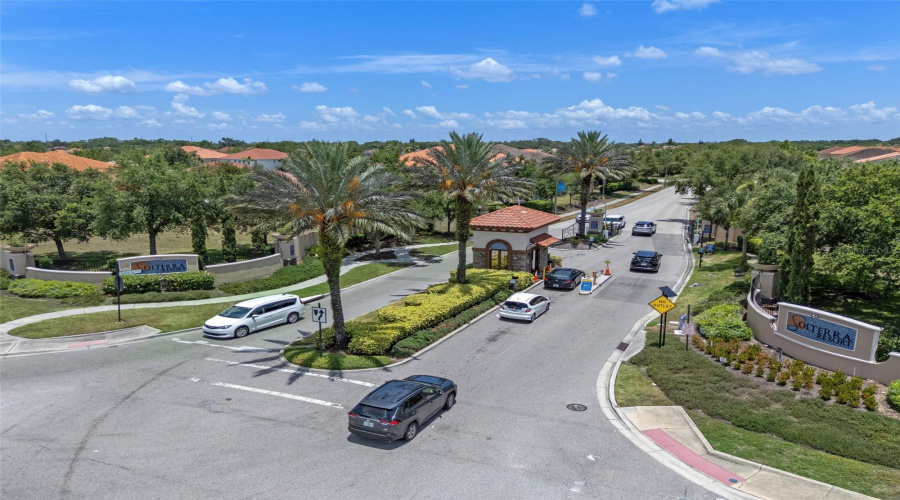 DAVENPORT, Florida 33837, 5 Bedrooms Bedrooms, ,4 BathroomsBathrooms,Residential,For Sale,OAKBOURNE,0,MFRS5132675