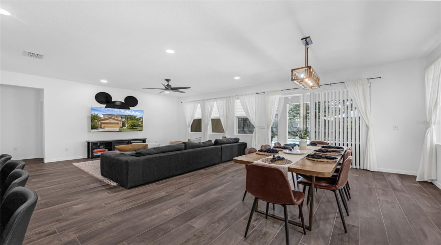 DAVENPORT, Florida 33837, 5 Bedrooms Bedrooms, ,4 BathroomsBathrooms,Residential,For Sale,OAKBOURNE,0,MFRS5132675