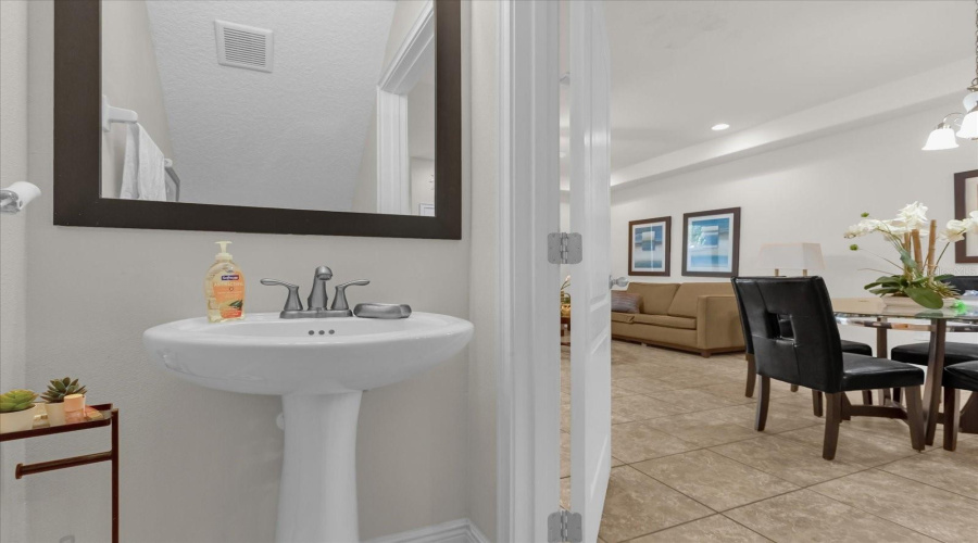 DAVENPORT, Florida 33896, 3 Bedrooms Bedrooms, ,2 BathroomsBathrooms,Residential,For Sale,ROSEVILLE,0,MFRS5117503