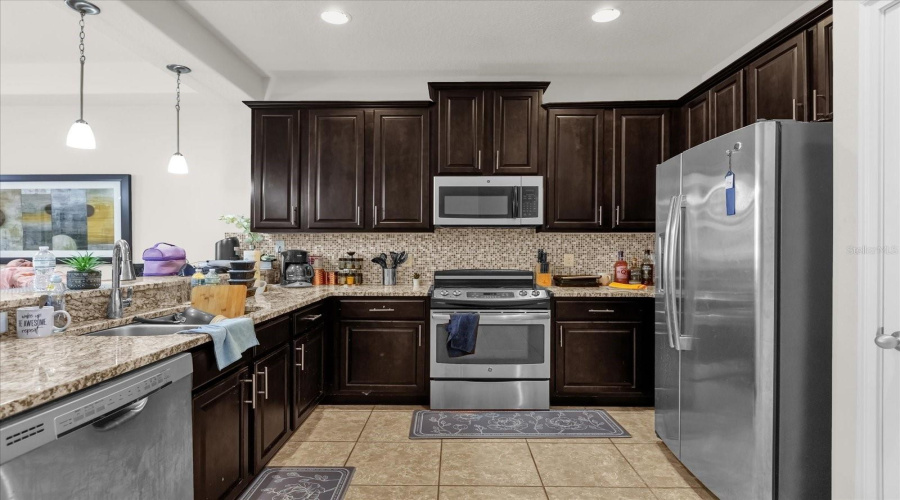 DAVENPORT, Florida 33896, 3 Bedrooms Bedrooms, ,2 BathroomsBathrooms,Residential,For Sale,ROSEVILLE,0,MFRS5117503