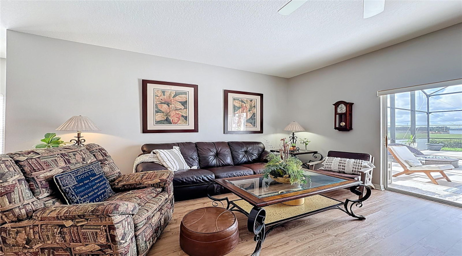 DAVENPORT, Florida 33896, 5 Bedrooms Bedrooms, ,3 BathroomsBathrooms,Residential,For Sale,HENLEY,0,MFRS5132627