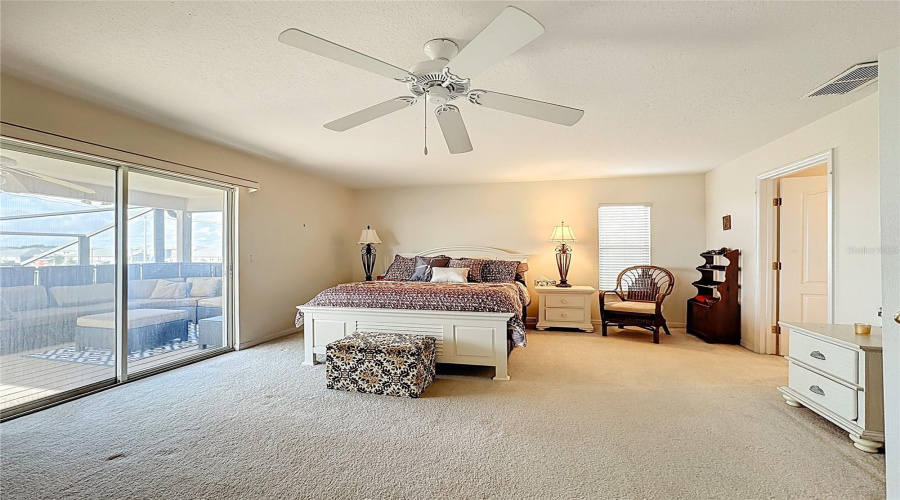 DAVENPORT, Florida 33896, 5 Bedrooms Bedrooms, ,3 BathroomsBathrooms,Residential,For Sale,HENLEY,0,MFRS5132627