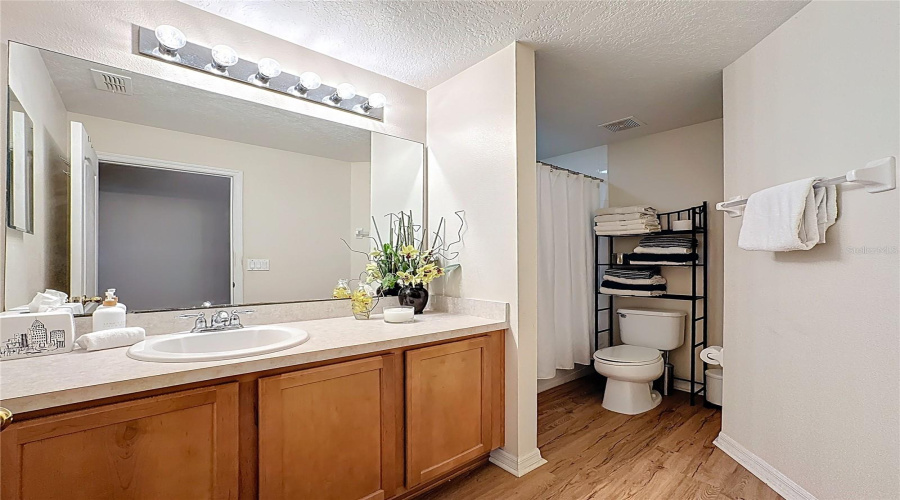 DAVENPORT, Florida 33896, 5 Bedrooms Bedrooms, ,3 BathroomsBathrooms,Residential,For Sale,HENLEY,0,MFRS5132627