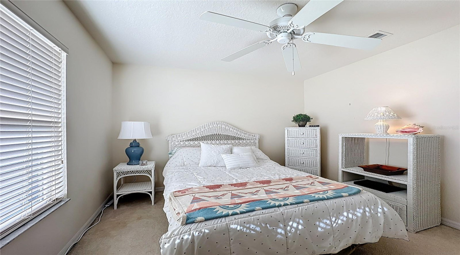 DAVENPORT, Florida 33896, 5 Bedrooms Bedrooms, ,3 BathroomsBathrooms,Residential,For Sale,HENLEY,0,MFRS5132627