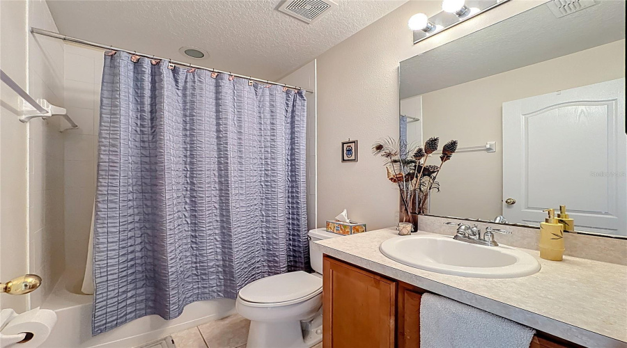 DAVENPORT, Florida 33896, 5 Bedrooms Bedrooms, ,3 BathroomsBathrooms,Residential,For Sale,HENLEY,0,MFRS5132627