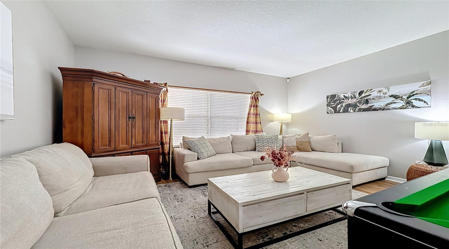 DAVENPORT, Florida 33896, 5 Bedrooms Bedrooms, ,3 BathroomsBathrooms,Residential,For Sale,HENLEY,0,MFRS5132627