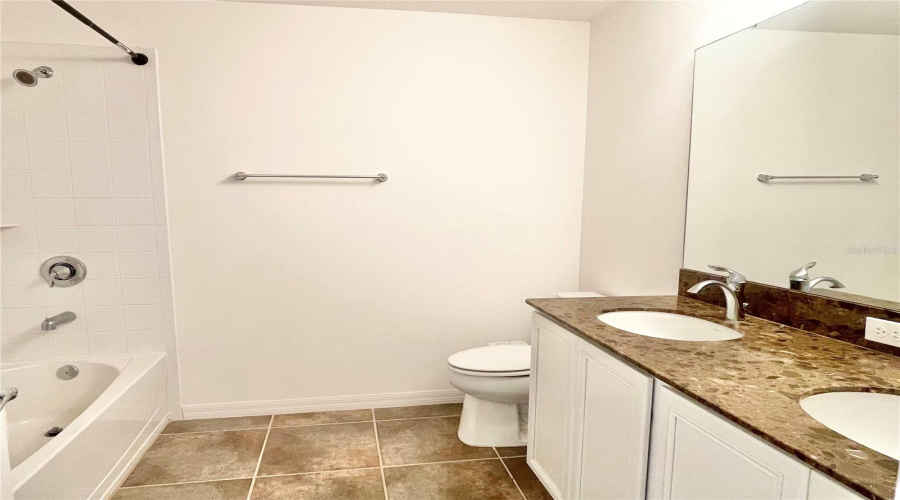 Common bathroom upstairs