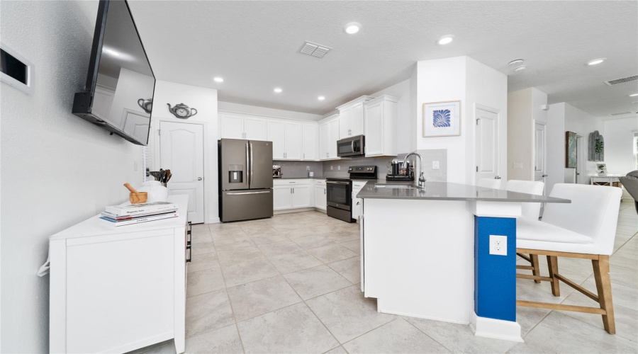 DAVENPORT, Florida 33896, 5 Bedrooms Bedrooms, ,3 BathroomsBathrooms,Residential,For Sale,SHINNECOCK HILLS,0,MFRS5132595