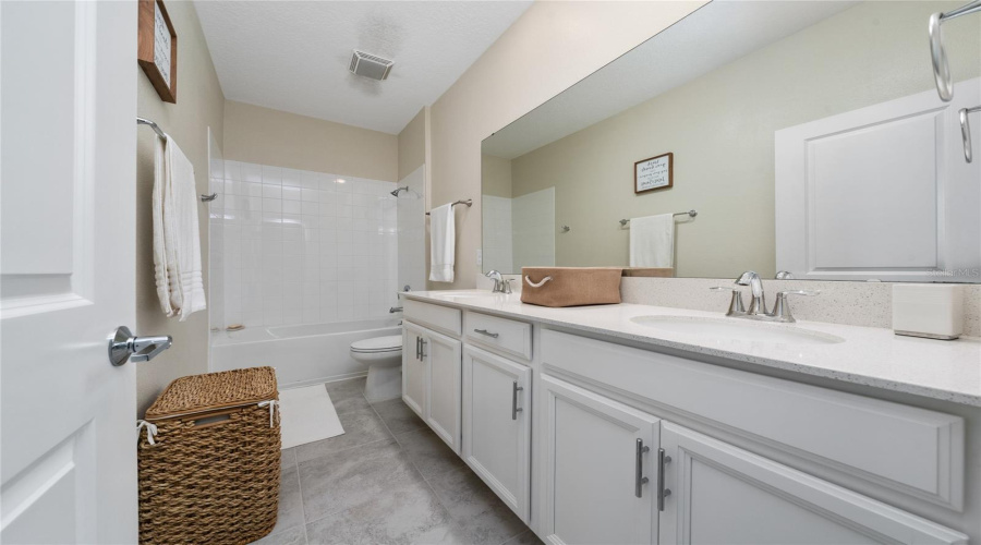 DAVENPORT, Florida 33896, 5 Bedrooms Bedrooms, ,3 BathroomsBathrooms,Residential,For Sale,SHINNECOCK HILLS,0,MFRS5132595