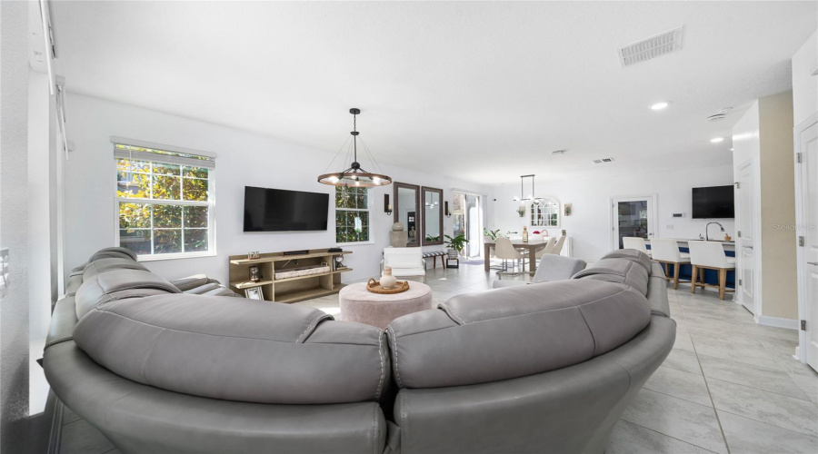 DAVENPORT, Florida 33896, 5 Bedrooms Bedrooms, ,3 BathroomsBathrooms,Residential,For Sale,SHINNECOCK HILLS,0,MFRS5132595