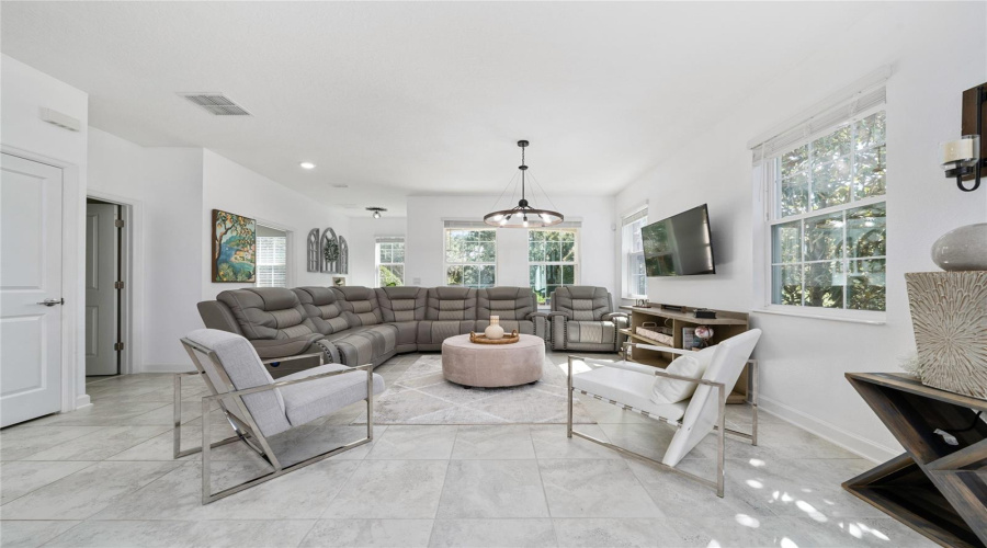 DAVENPORT, Florida 33896, 5 Bedrooms Bedrooms, ,3 BathroomsBathrooms,Residential,For Sale,SHINNECOCK HILLS,0,MFRS5132595