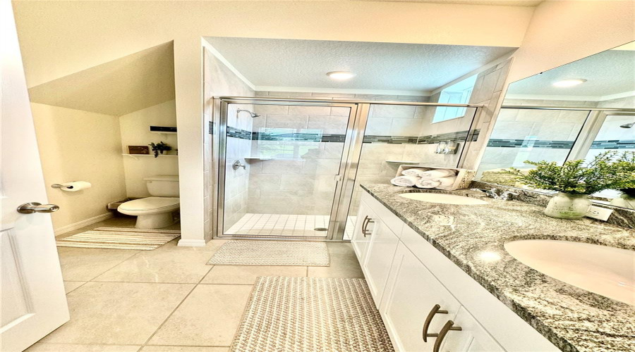 KISSIMMEE, Florida 34747, 6 Bedrooms Bedrooms, ,4 BathroomsBathrooms,Residential,For Sale,TROPICAL PALMS,0,MFRO6277345