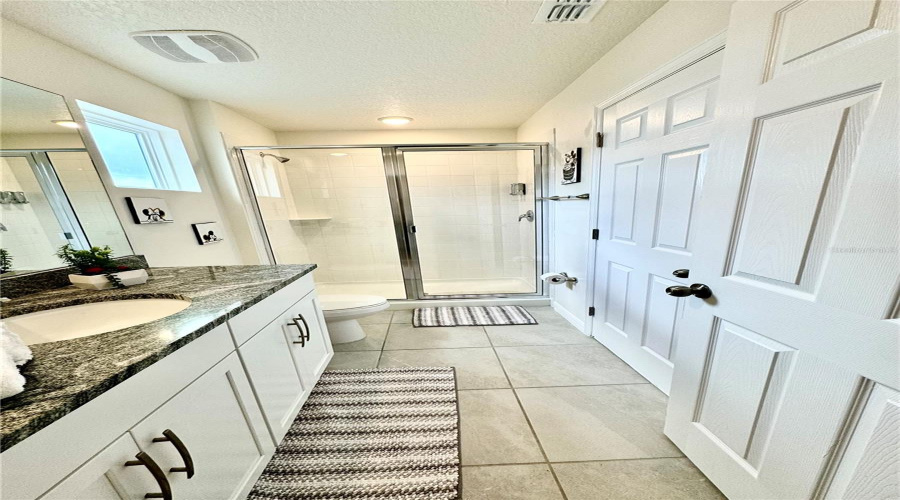 KISSIMMEE, Florida 34747, 6 Bedrooms Bedrooms, ,4 BathroomsBathrooms,Residential,For Sale,TROPICAL PALMS,0,MFRO6277345