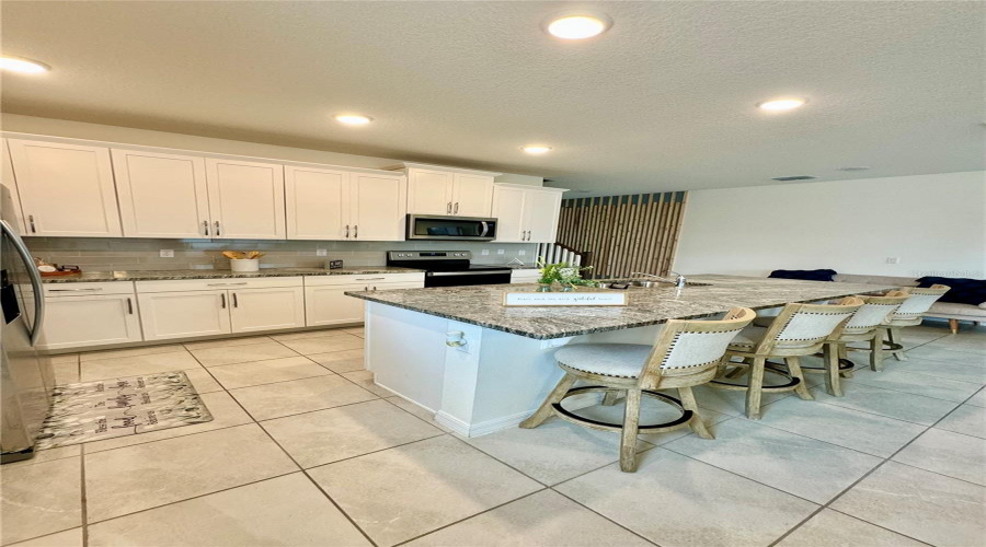 Kitchen, island