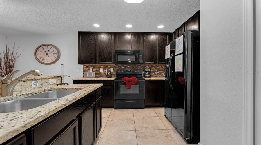 KISSIMMEE, Florida 34746, 4 Bedrooms Bedrooms, ,3 BathroomsBathrooms,Residential,For Sale,SANTOSH,0,MFRO6335540