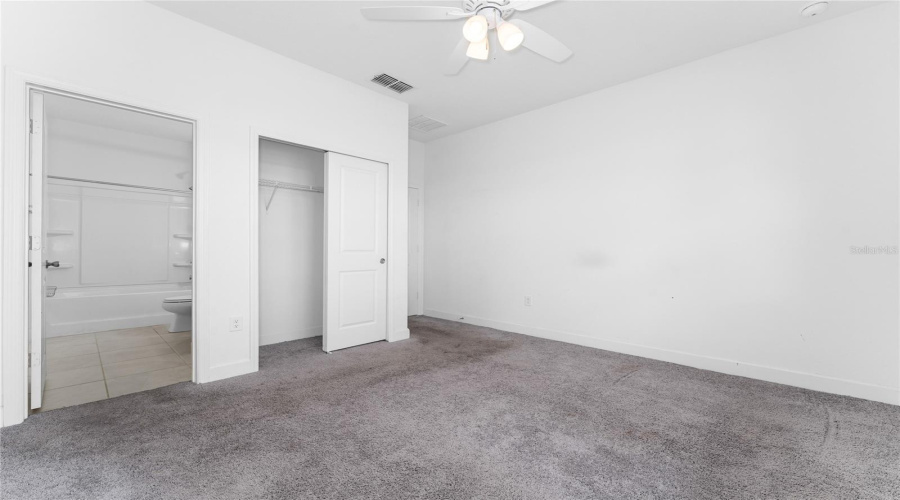 DAVENPORT, Florida 33896, 4 Bedrooms Bedrooms, ,3 BathroomsBathrooms,Residential,For Sale,OVERPOOL,0,MFRS5132690
