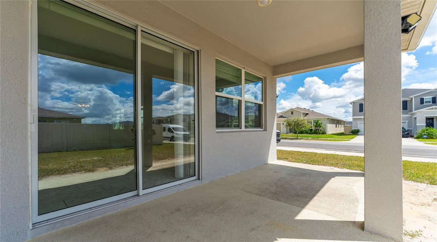 DAVENPORT, Florida 33896, 4 Bedrooms Bedrooms, ,3 BathroomsBathrooms,Residential,For Sale,OVERPOOL,0,MFRS5132690