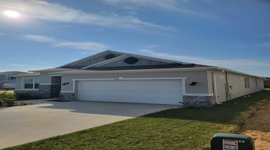 DAVENPORT, Florida 33896, 4 Bedrooms Bedrooms, ,3 BathroomsBathrooms,Residential,For Sale,OVERPOOL,0,MFRS5132690