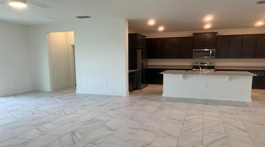 DAVENPORT, Florida 33896, 4 Bedrooms Bedrooms, ,3 BathroomsBathrooms,Residential,For Sale,OVERPOOL,0,MFRS5132690