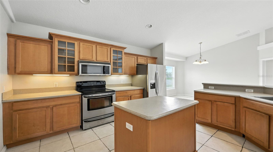 KISSIMMEE, Florida 34746, 4 Bedrooms Bedrooms, ,3 BathroomsBathrooms,Residential,For Sale,ROUGHSIDE,0,MFRG5100687