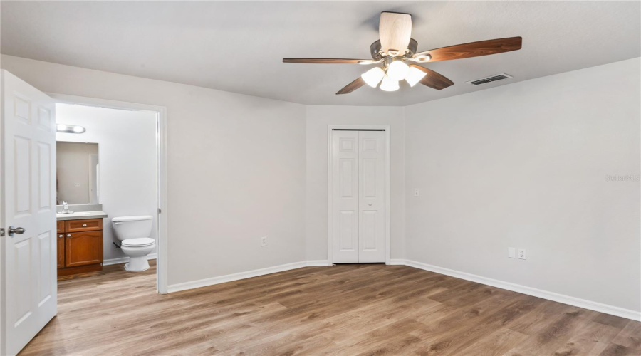DAVENPORT, Florida 33896, 4 Bedrooms Bedrooms, ,2 BathroomsBathrooms,Residential,For Sale,PARADISE WOODS,0,MFRTB8410654