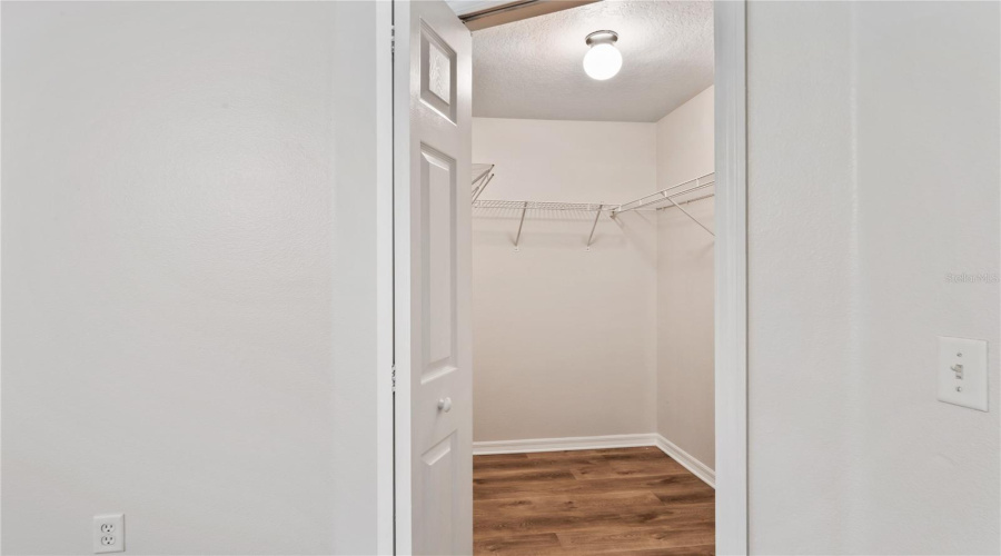 DAVENPORT, Florida 33896, 4 Bedrooms Bedrooms, ,2 BathroomsBathrooms,Residential,For Sale,PARADISE WOODS,0,MFRTB8410654