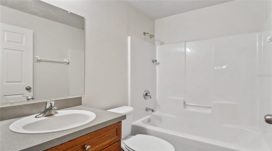 DAVENPORT, Florida 33896, 4 Bedrooms Bedrooms, ,2 BathroomsBathrooms,Residential,For Sale,PARADISE WOODS,0,MFRTB8410654