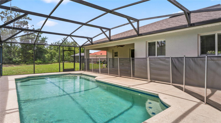 DAVENPORT, Florida 33896, 4 Bedrooms Bedrooms, ,2 BathroomsBathrooms,Residential,For Sale,PARADISE WOODS,0,MFRTB8410654