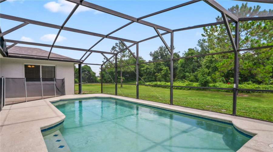 DAVENPORT, Florida 33896, 4 Bedrooms Bedrooms, ,2 BathroomsBathrooms,Residential,For Sale,PARADISE WOODS,0,MFRTB8410654