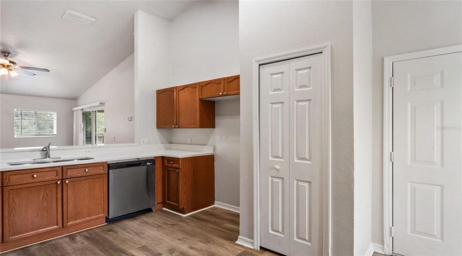 DAVENPORT, Florida 33896, 4 Bedrooms Bedrooms, ,2 BathroomsBathrooms,Residential,For Sale,PARADISE WOODS,0,MFRTB8410654