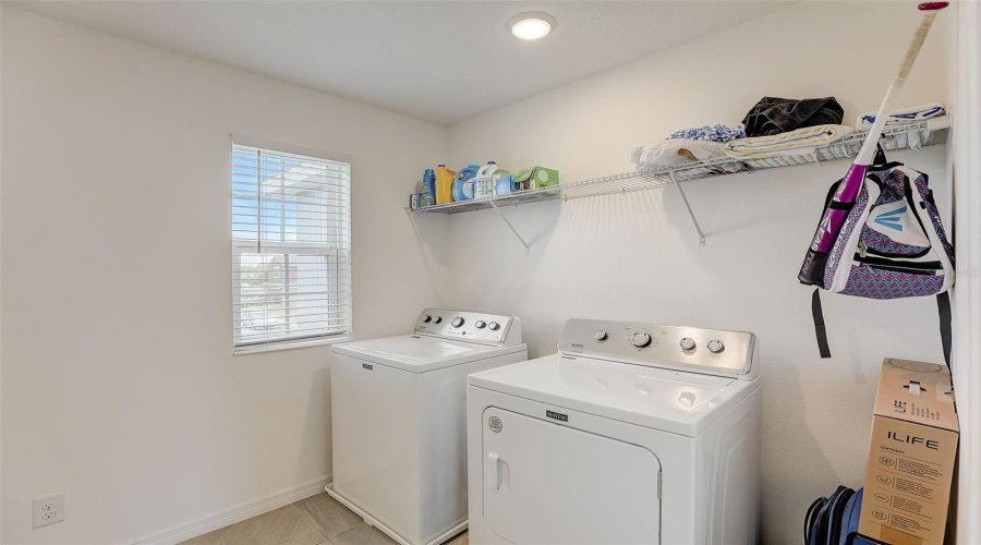 DAVENPORT, Florida 33837, 5 Bedrooms Bedrooms, ,2 BathroomsBathrooms,Residential,For Sale,SCRUB OAK HAMMOCK,0,MFRO6276882