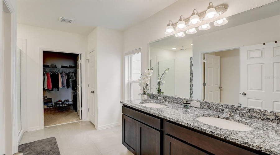 DAVENPORT, Florida 33837, 5 Bedrooms Bedrooms, ,2 BathroomsBathrooms,Residential,For Sale,SCRUB OAK HAMMOCK,0,MFRO6276882