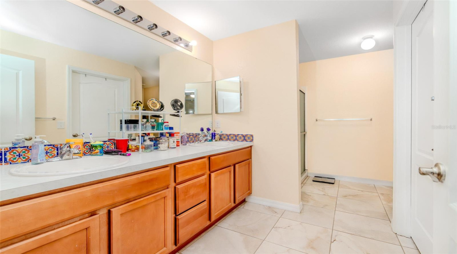 DAVENPORT, Florida 33837, 3 Bedrooms Bedrooms, ,2 BathroomsBathrooms,Residential,For Sale,CONCH KEY,0,MFRG5100839