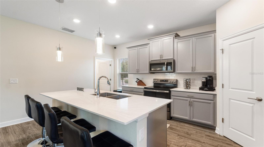 DAVENPORT, Florida 33896, 3 Bedrooms Bedrooms, ,3 BathroomsBathrooms,Residential,For Sale,TRAPPERS TRAIL,0,MFRS5132288