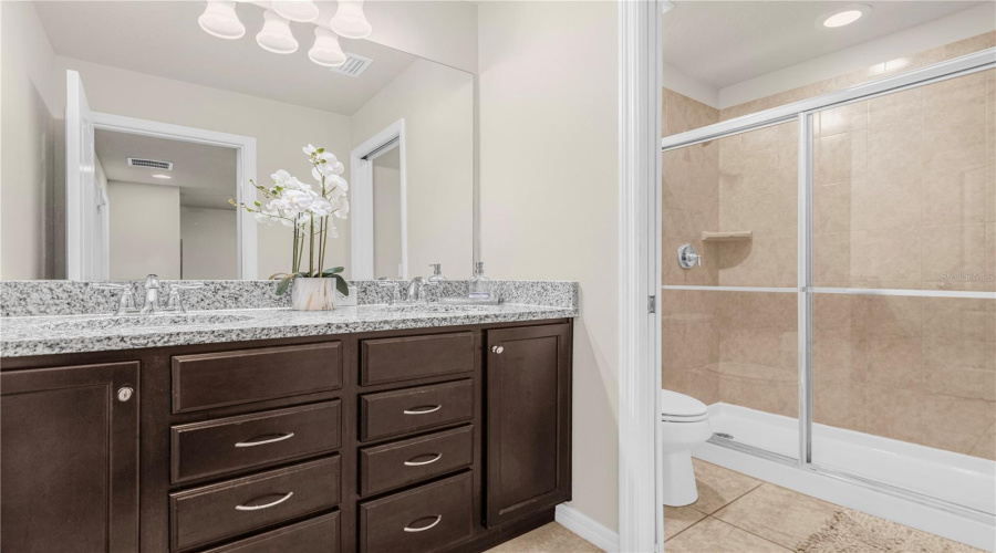 KISSIMMEE, Florida 34747, 5 Bedrooms Bedrooms, ,4 BathroomsBathrooms,Residential,For Sale,MAJORCA,0,MFRO6335963