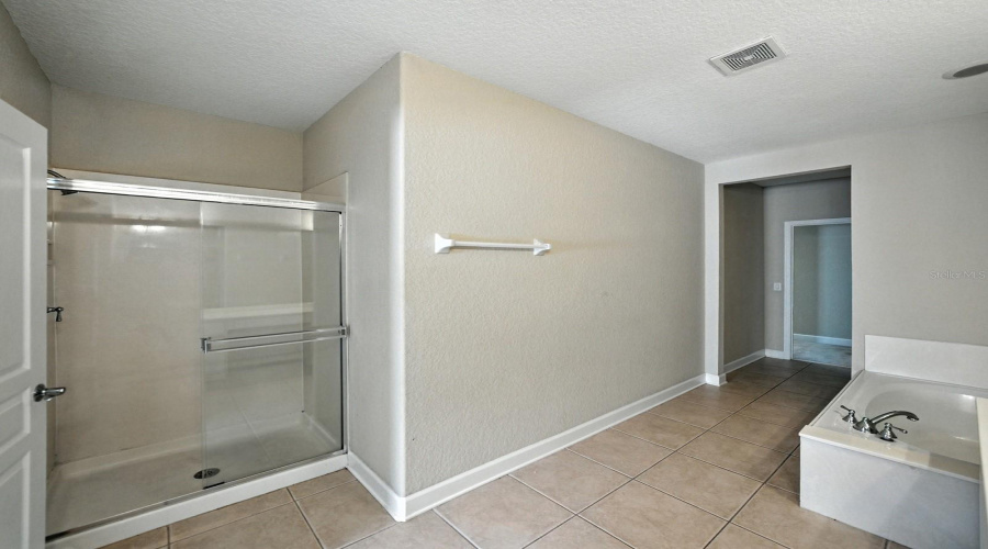 DAVENPORT, Florida 33896, 3 Bedrooms Bedrooms, ,2 BathroomsBathrooms,Residential,For Sale,RIVERDALE,0,MFRO6332197