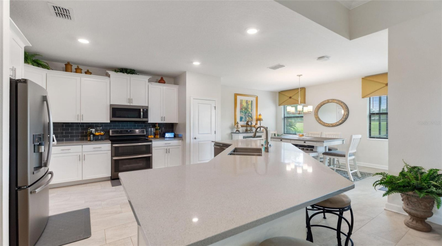 DAVENPORT, Florida 33896, 5 Bedrooms Bedrooms, ,3 BathroomsBathrooms,Residential,For Sale,MICKELSON CT,0,MFRS5129874