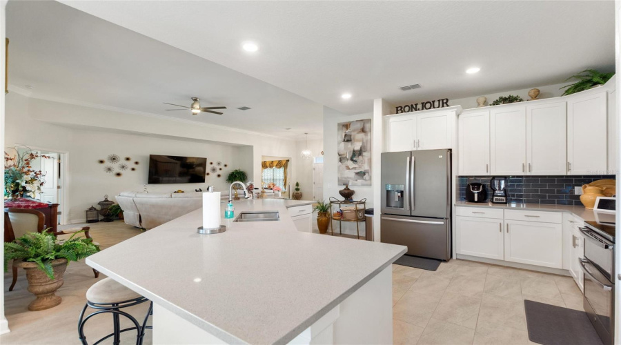 DAVENPORT, Florida 33896, 5 Bedrooms Bedrooms, ,3 BathroomsBathrooms,Residential,For Sale,MICKELSON CT,0,MFRS5129874