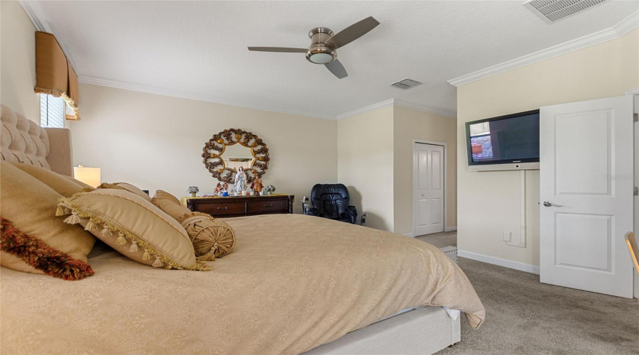 DAVENPORT, Florida 33896, 5 Bedrooms Bedrooms, ,3 BathroomsBathrooms,Residential,For Sale,MICKELSON CT,0,MFRS5129874