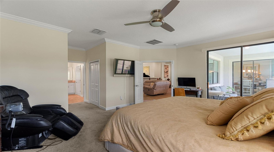 DAVENPORT, Florida 33896, 5 Bedrooms Bedrooms, ,3 BathroomsBathrooms,Residential,For Sale,MICKELSON CT,0,MFRS5129874