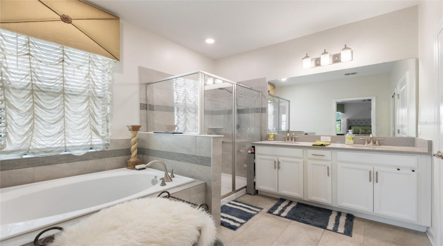 DAVENPORT, Florida 33896, 5 Bedrooms Bedrooms, ,3 BathroomsBathrooms,Residential,For Sale,MICKELSON CT,0,MFRS5129874