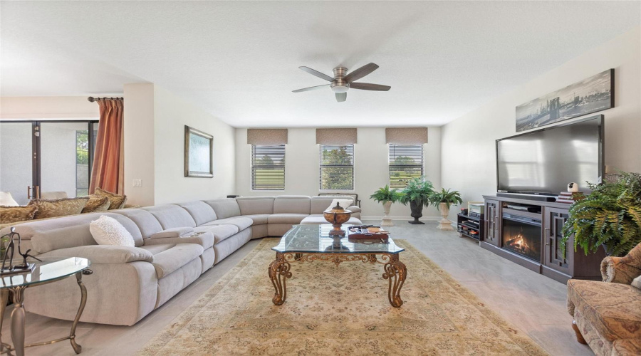 DAVENPORT, Florida 33896, 5 Bedrooms Bedrooms, ,3 BathroomsBathrooms,Residential,For Sale,MICKELSON CT,0,MFRS5129874