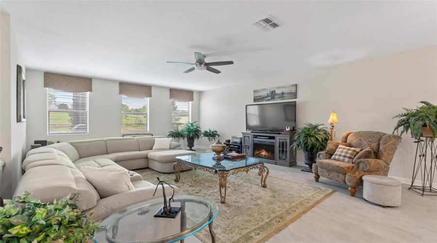 DAVENPORT, Florida 33896, 5 Bedrooms Bedrooms, ,3 BathroomsBathrooms,Residential,For Sale,MICKELSON CT,0,MFRS5129874