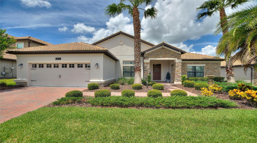 DAVENPORT, Florida 33896, 5 Bedrooms Bedrooms, ,3 BathroomsBathrooms,Residential,For Sale,MICKELSON CT,0,MFRS5129874