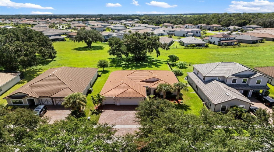 KISSIMMEE, Florida 34746, 3 Bedrooms Bedrooms, ,2 BathroomsBathrooms,Residential,For Sale,BOWFIN,0,MFRO6335245