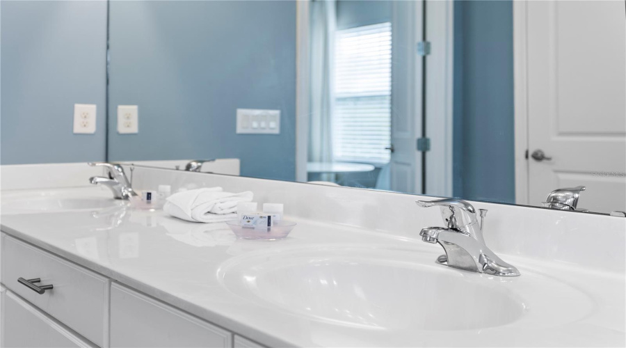 REUNION, Florida 34747, 5 Bedrooms Bedrooms, ,5 BathroomsBathrooms,Residential,For Sale,FAIRVIEW,0,MFRO6248132