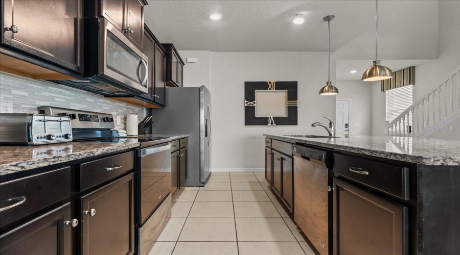 DAVENPORT, Florida 33897, 7 Bedrooms Bedrooms, ,5 BathroomsBathrooms,Residential,For Sale,KONA,0,MFRO6238346